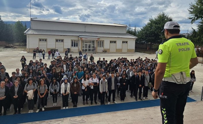 Gümüşhacıköy'de öğrencilere Trafik Güvenliği Eğitimi verildi