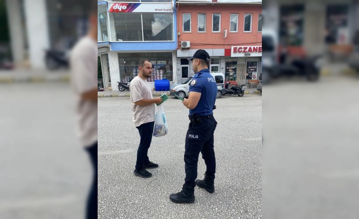 Kargı'da polis bağımlılıkla mücadele kapsamında vatandaşlar bilgilendirildi