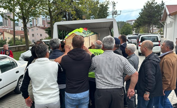 Kastamonu'da tekne kazasında hayatını kaybeden kaptanın cenazesi defnedildi