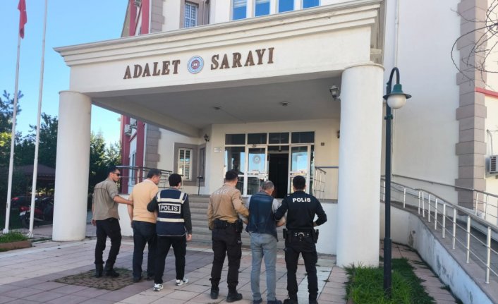 Kastamonu'da uyuşturucuyla yakalanan 2 zanlı tutuklandı