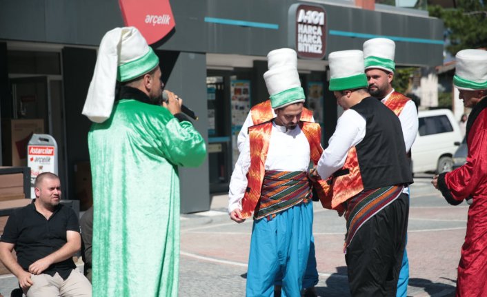 Mudurnu'dan “Türkiye'nin ahisi“ seçilen demirci ustasına plaket verildi