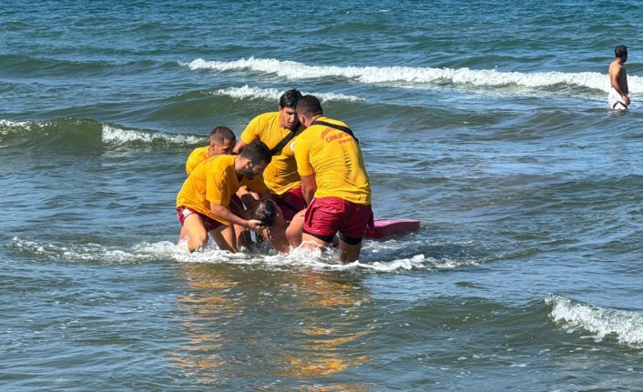 Samsun'da cankurtaranlar bu yaz 293 kişiyi boğulmaktan kurtardı