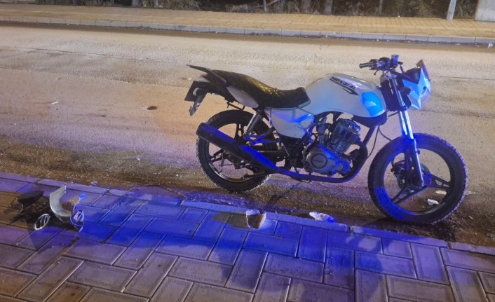 Samsun'da otomobille çarpışan motosikletin sürücüsü yaralandı