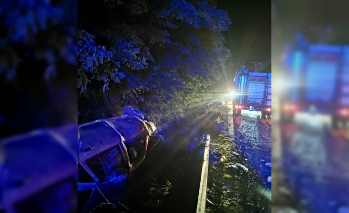 Sinop'ta otomobilin devrilmesi sonucu 1 kişi öldü, 4 kişi yaralandı