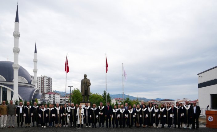 Trabzon Üniversitesinde akademik yıl törenle başladı