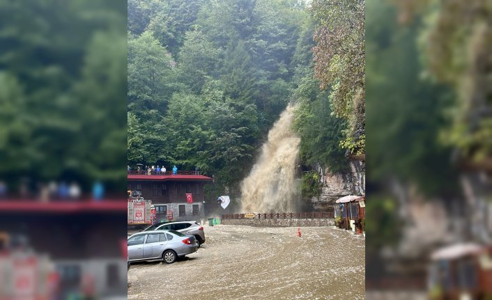 Trabzon'da Çal Mağarası'nda sağanak nedeniyle mahsur kalan turistler kurtarıldı