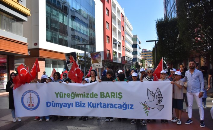 Trabzon'da çocuklar Filistinli akranları için yürüdü