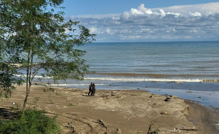 Trabzon'da taşkında kaybolan kişiyi arama çalışmaları devam ediyor