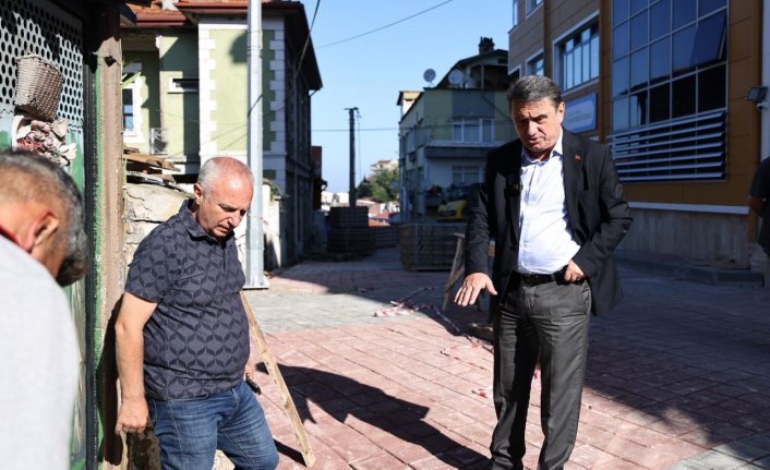 Zonguldak Belediye Başkanı Erdem, parke yol çalışmalarını inceledi