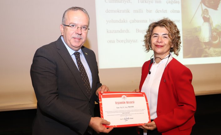 Amasya'da “Niçin Cumhuriyet“ konferansı düzenlendi