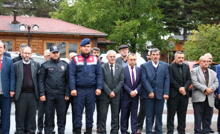 Bolu'nun Yeniçağa ilçesinde 19 Ekim Muhtarlar Günü dolayısıyla tören düzenlendi