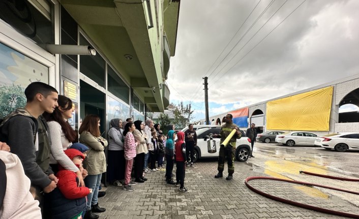 Düzce'de özel gereksinimli çocuklara yangın eğitimi verildi