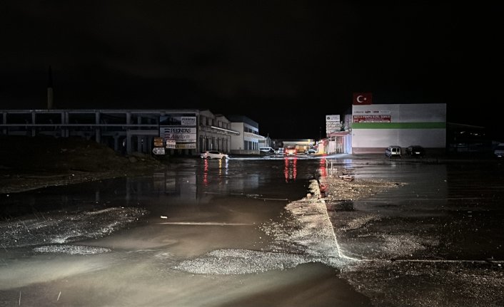 Düzce'de sağanak ve kuvvetli rüzgar etkili oldu