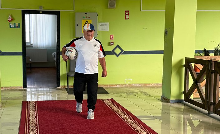 Huzurevinin futbol aşığı “Maradona Kamil“