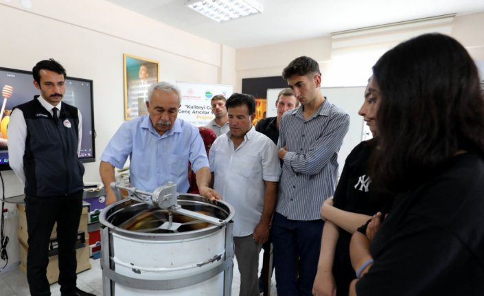 Karabük'te gençler arıcılıkla istihdama katılıyor