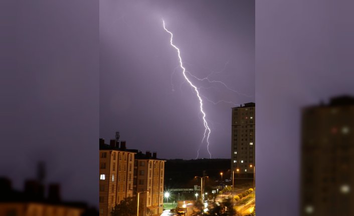 Kastamonu'da gök gürültülü sağanak etkili oldu