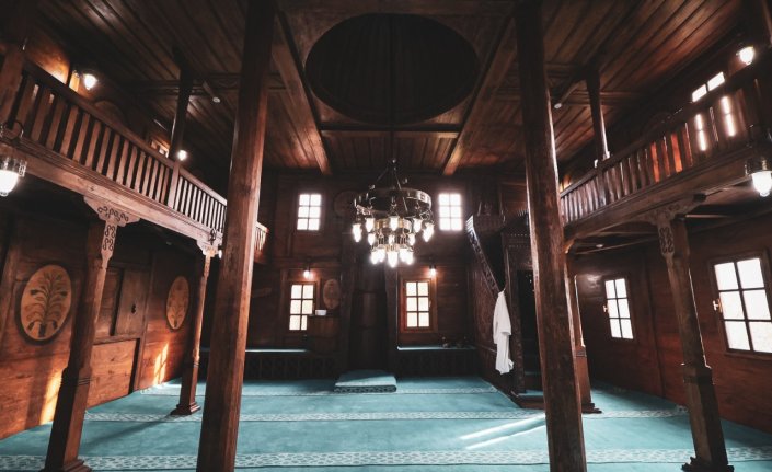 Rize'de restore edilen tarihi ahşap cami ibadete açıldı