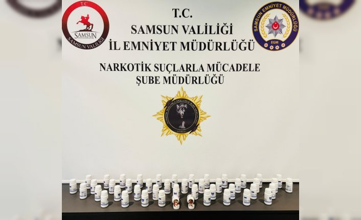 Samsun'da 2 bin 576 sentetik ecza hapı ele geçirildi