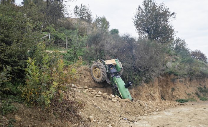 Samsun'da şarampole düşen traktörün sürücüsü ağır yaralandı