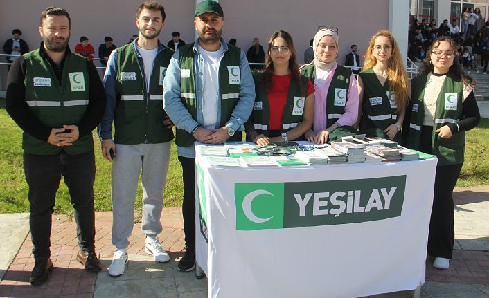 Sinop'ta Yeşilay, öğrencileri bağımlılık ve zararlı maddeler konusunda bilgilendirdi