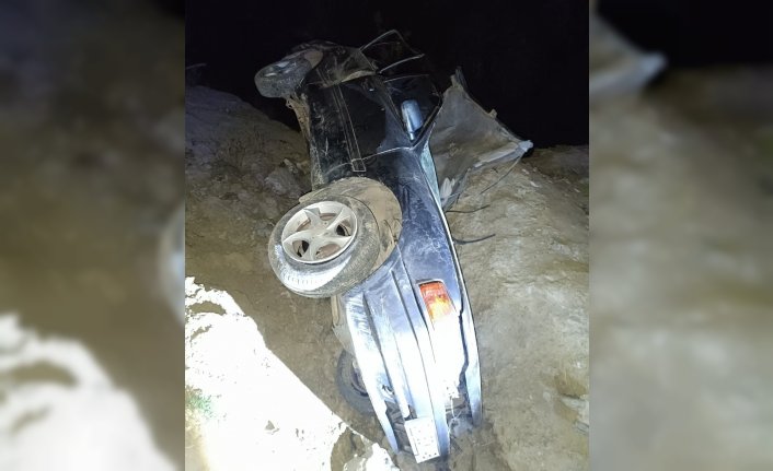 Sinop'ta dereye devrilen otomobildeki 1 kişi öldü, 2 kişi yaralandı