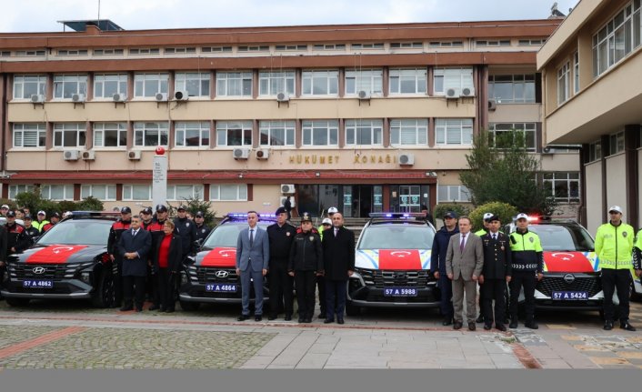 Sinop'ta emniyet ve jandarmaya 11 yeni araç tahsis edildi