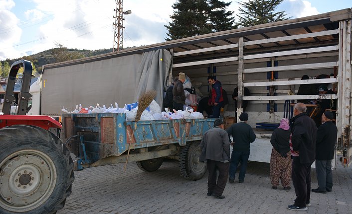 Tokat'ta yapılan kışlıklar İstanbul'daki gurbetçilere gönderildi