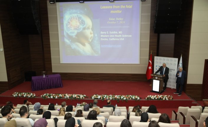 Tokat'ta “yeni doğanda nörolojik hasarların önlenmesi“ konferansı yapıldı