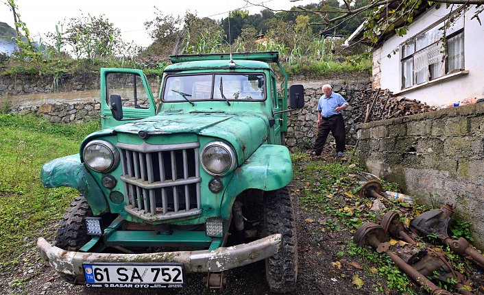 Trabzon'da 83 yaşındaki emekli şoför, 70 yaşındaki kamyonetine gözü gibi bakıyor