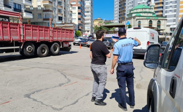 Trabzon'da hatalı park yapanlara yönelik denetimler sürüyor