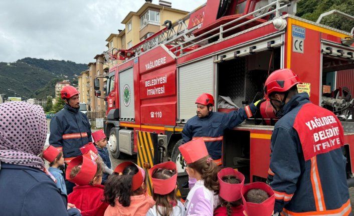 Yağlıdere'de ana sınıfı öğrencileri İtfaiye Amirliğini ziyaret etti