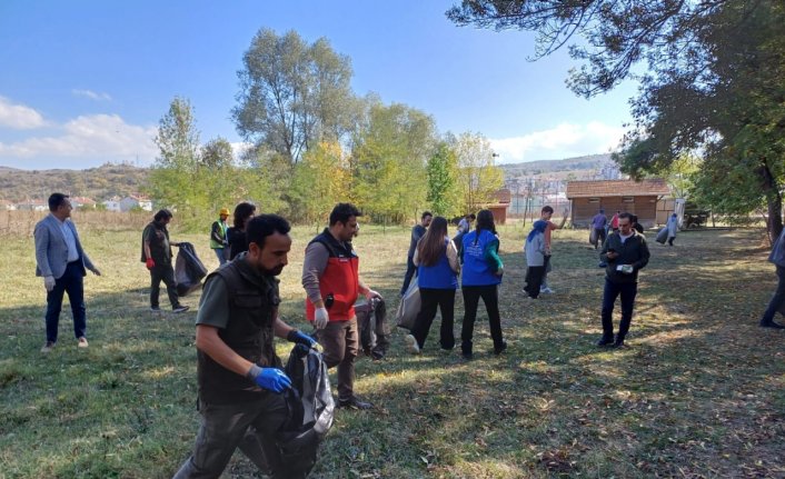 Yeniçağa Gölü çevresinde temizlik yapıldı