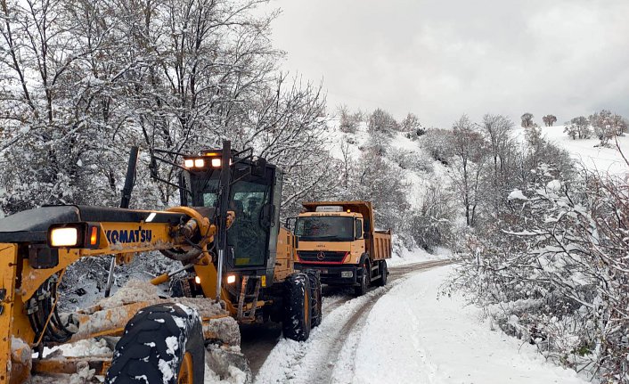 Amasya'da kar nedeniyle 93 köy yolu ulaşıma kapandı