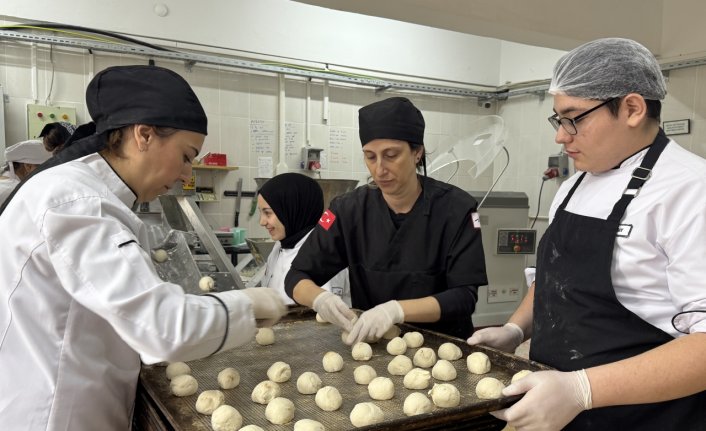 Bartın'da taşımalı eğitim öğrencilerinin yemekleri meslek liselilerin elinden