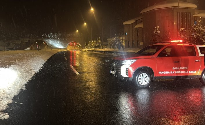 Bolu Dağı Tüneli çıkışında meydana gelen kazalar nedeniyle ulaşım aksadı