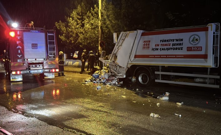 Bolu'da çöp kamyonunda çıkan yangın söndürüldü