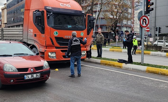 Zonguldak'ta tırın çarptığı yaya öldü