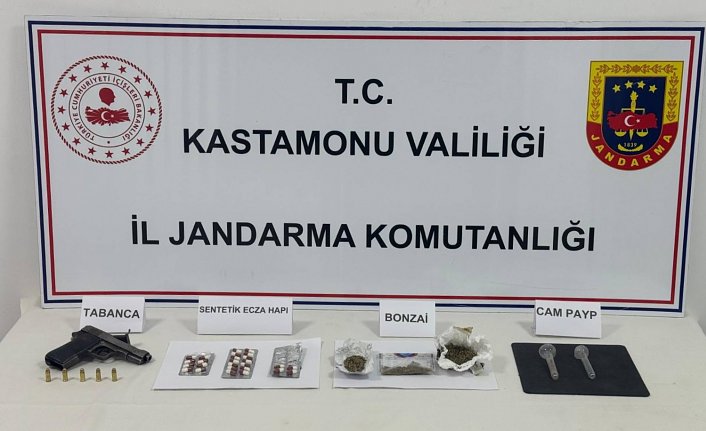 Kastamonu'da uyuşturucu operasyonlarında yakalanan 4 şüpheliden 1'i tutuklandı