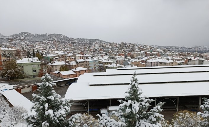 Kastamonu'nun ilçelerinde kar yağışı etkili oluyor