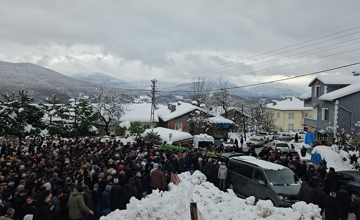 Marmara Adası'ndaki toprak kaymasında göçük altında kalan işçiler Kastamonu'da defnedildi