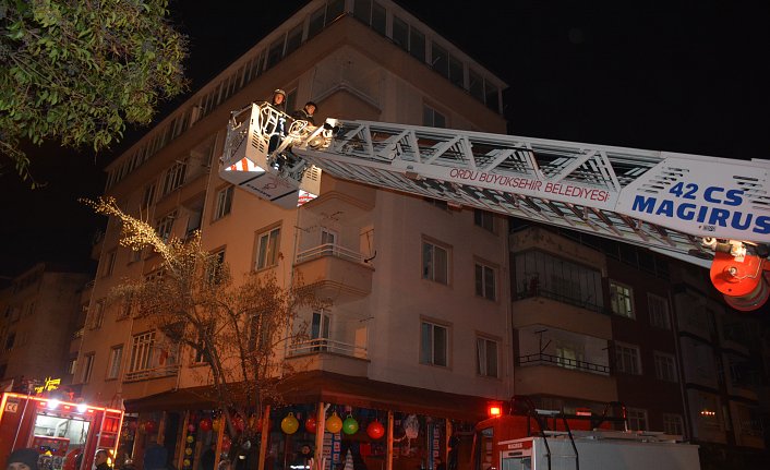 Ordu'da apartmanda çıkan yangında 1 kişi dumandan etkilendi