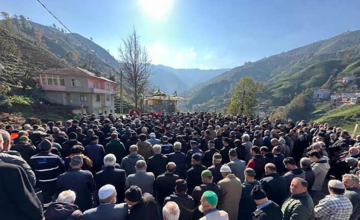 Rize'de trafik kazasında hayatını kaybeden Kıbrıs gazisi son yolculuğuna uğurlandı