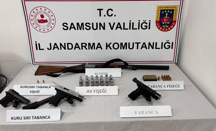 Samsun'da evinde ruhsatsız silah bulunduran kişi gözaltına alındı