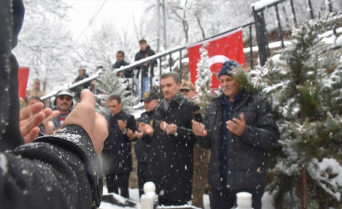 Şehit öğretmen Necmettin Yılmaz, Gümüşhane'de mezarı başında anıldı