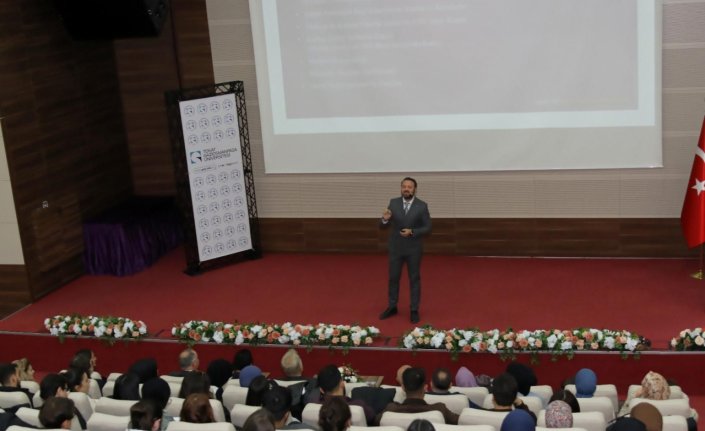 TOGÜ'de “Kadına Yönelik Şiddet ve Medya“ konferansı düzenlendi