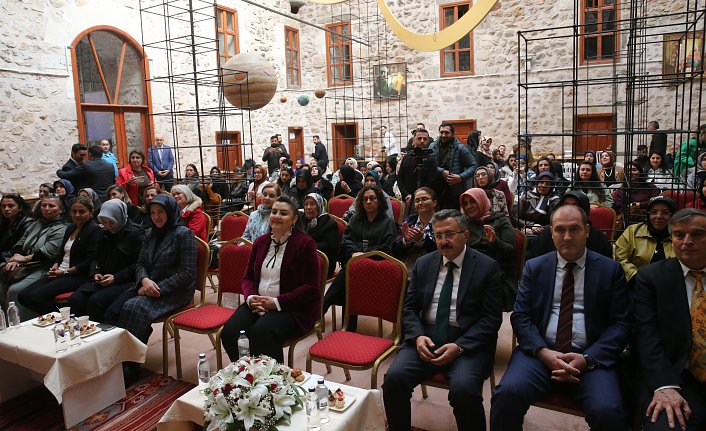 Tokat'ta dokumacılık ve yazmacılık sanatıyla ilgili sunum yapıldı