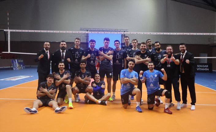 Voleybol: SMS Grup Efeler Ligi