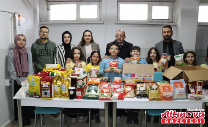 Amasya'da ilkokul öğrencileri harçlıklarıyla ihtiyaç sahipleri için erzak aldı