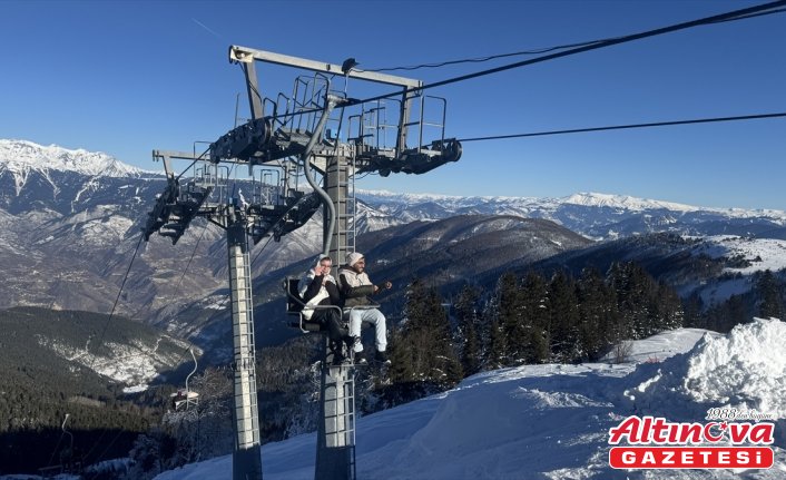 Artvin'de “7. Geleneksel Kar Şenliği“ düzenlendi