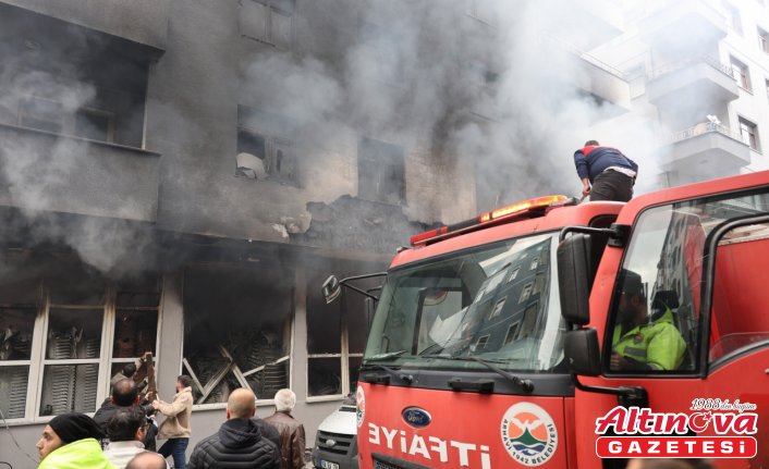 Artvin'de depoda çıkan yangın hasara neden oldu